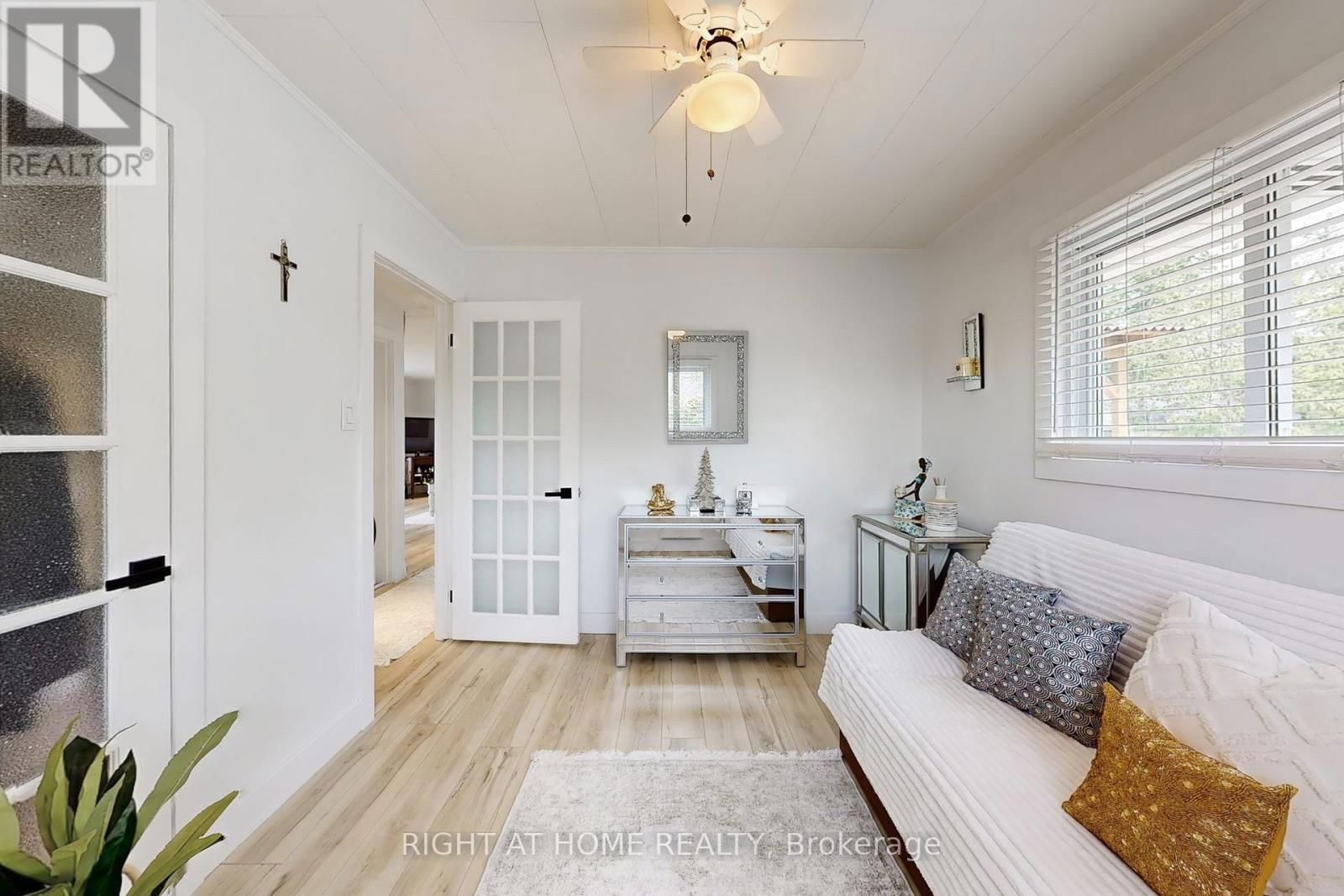 1129 LINDY LANE Image 23