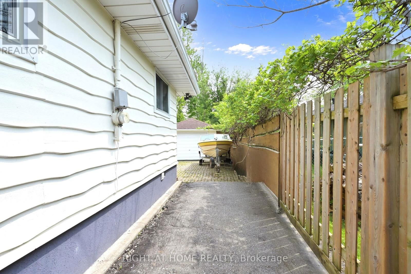 1129 LINDY LANE Image 36
