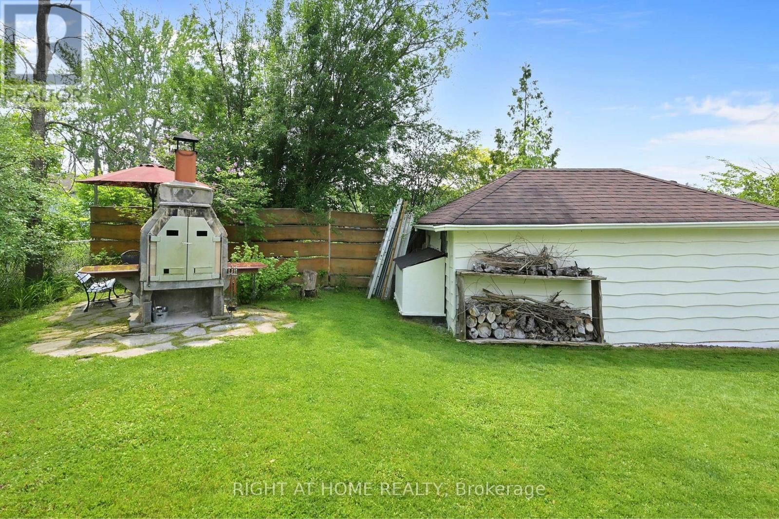 1129 LINDY LANE Image 37