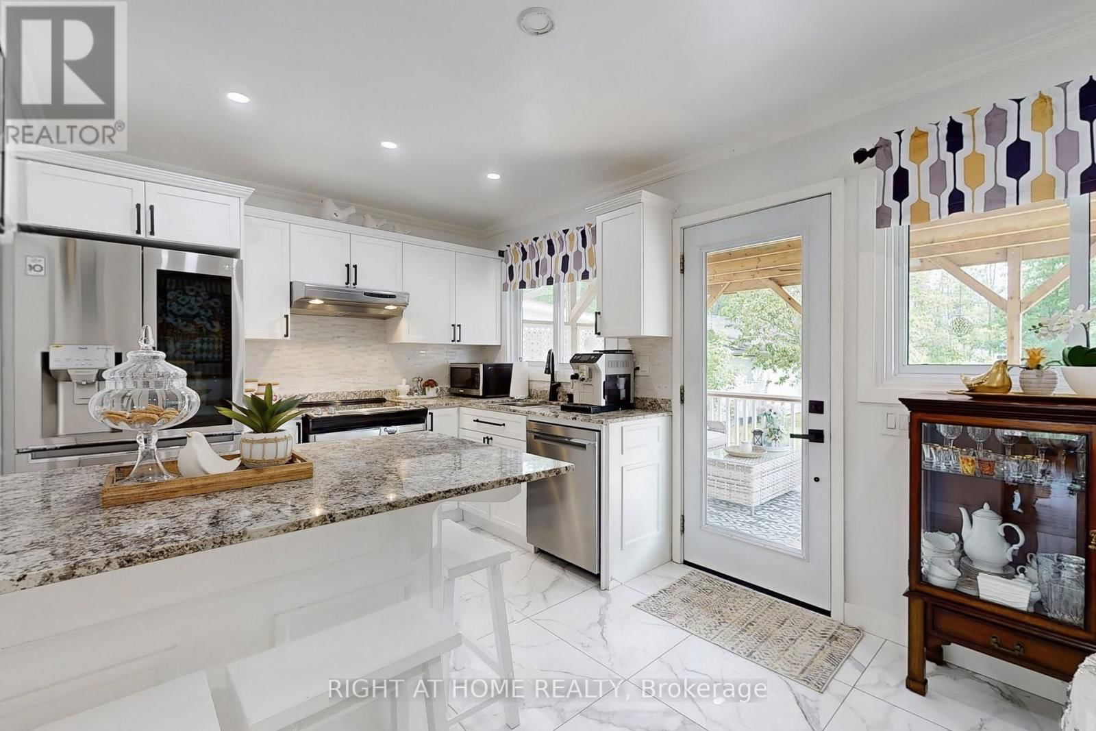 1129 LINDY LANE Image 8