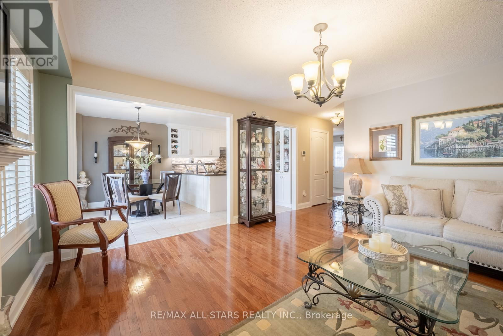 124 RICHARD COULSON CRESCENT Image 10