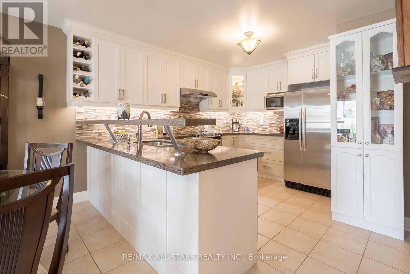 124 RICHARD COULSON CRESCENT Image 14