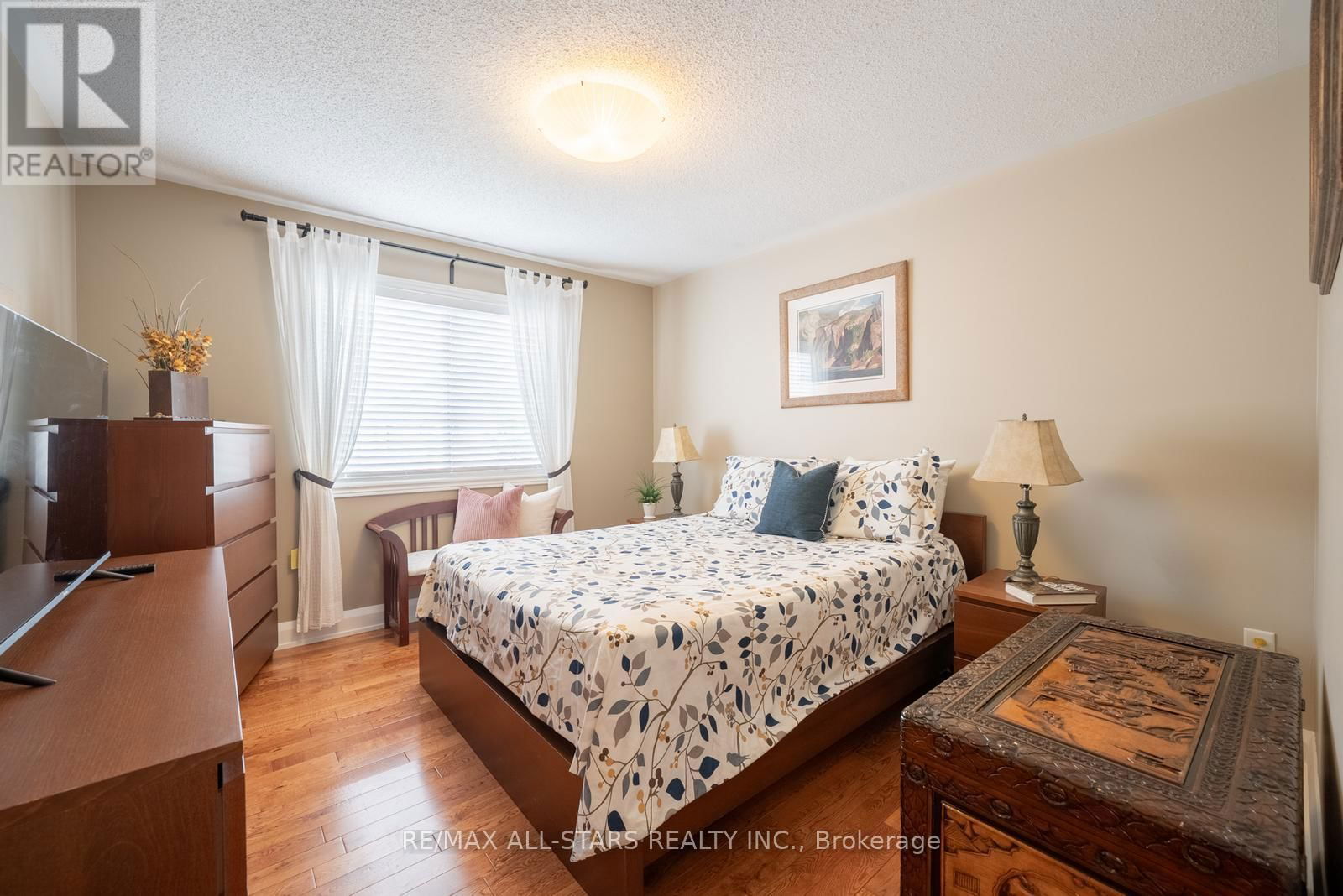 124 RICHARD COULSON CRESCENT Image 23