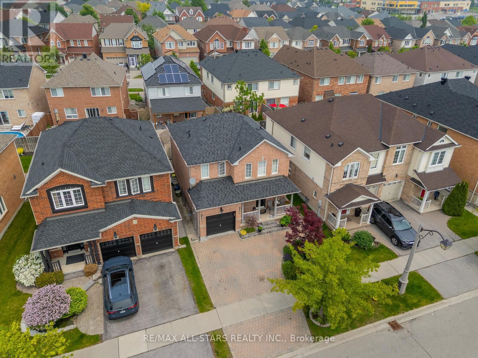 124 RICHARD COULSON CRESCENT Image 4