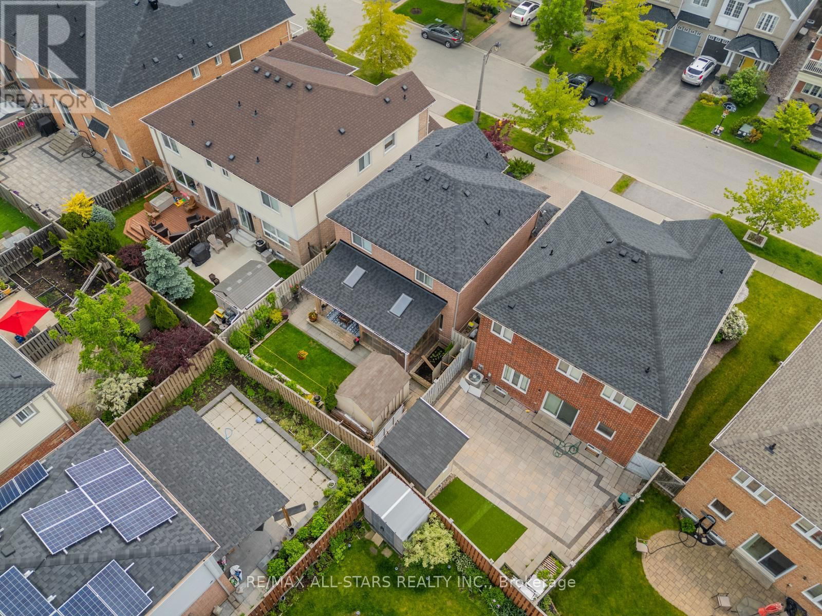 124 RICHARD COULSON CRESCENT Image 40