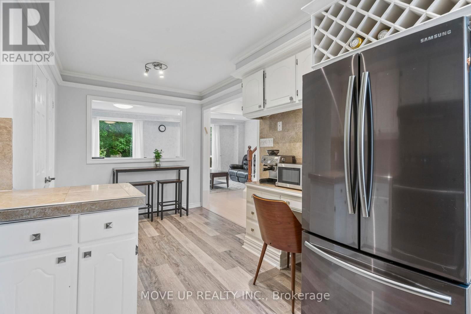 14 POPLAR CRESCENT Image 11