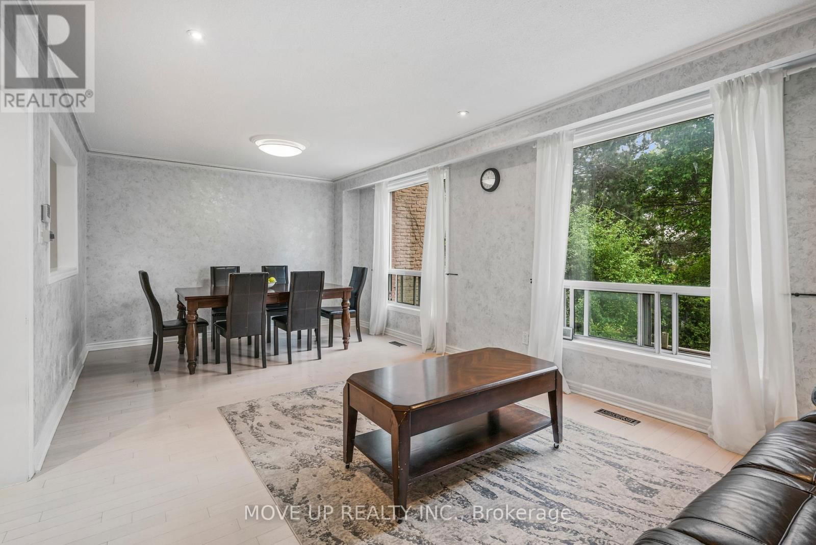 14 POPLAR CRESCENT Image 14
