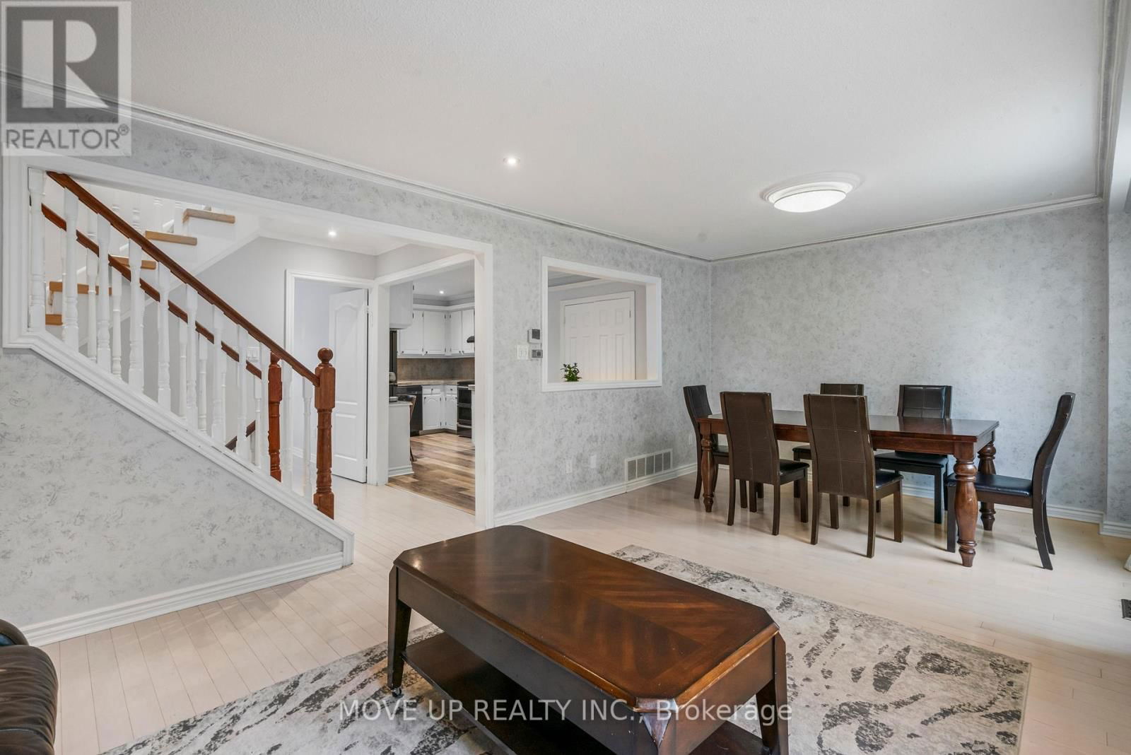 14 POPLAR CRESCENT Image 15