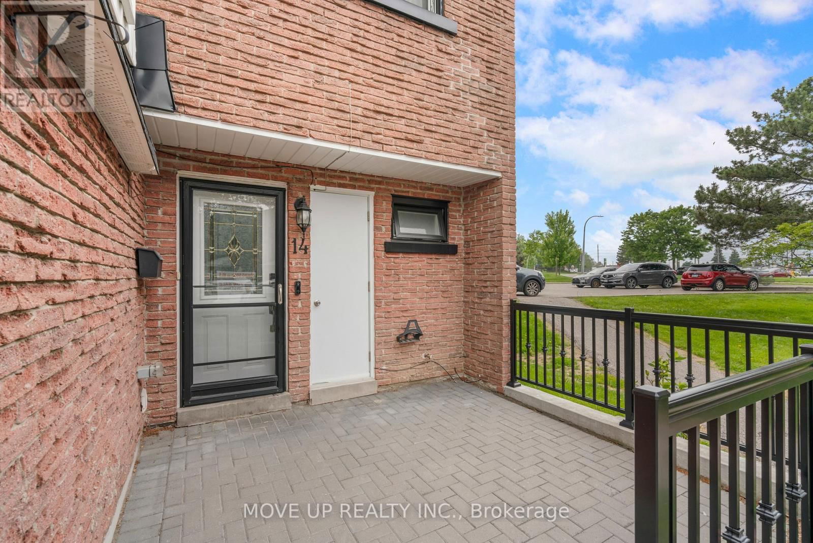 14 POPLAR CRESCENT Image 25