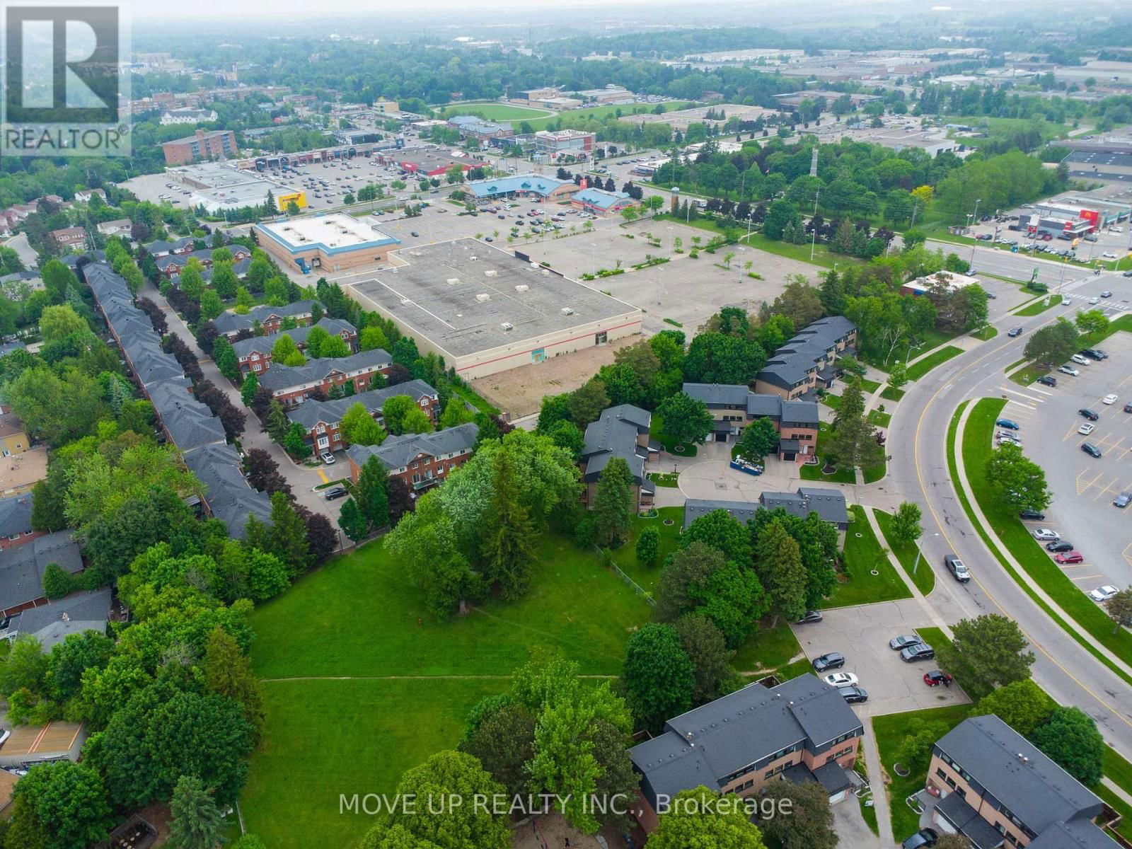 14 POPLAR CRESCENT Image 34