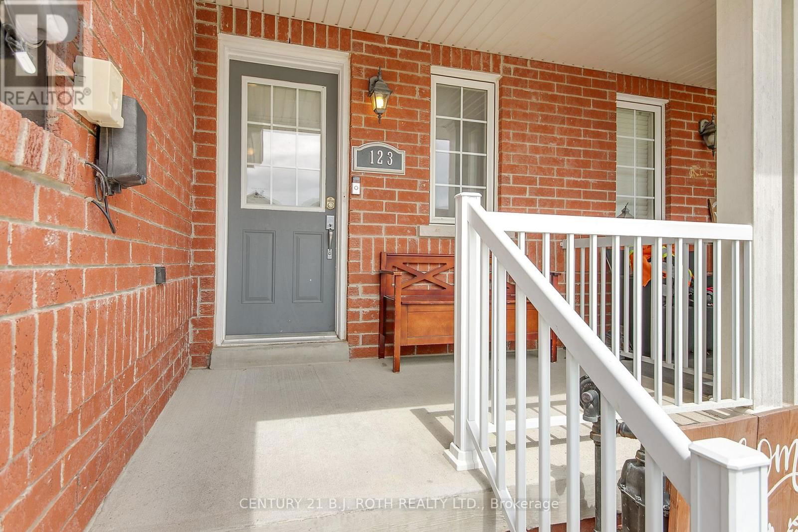 123 STONEMOUNT CRESCENT Image 3