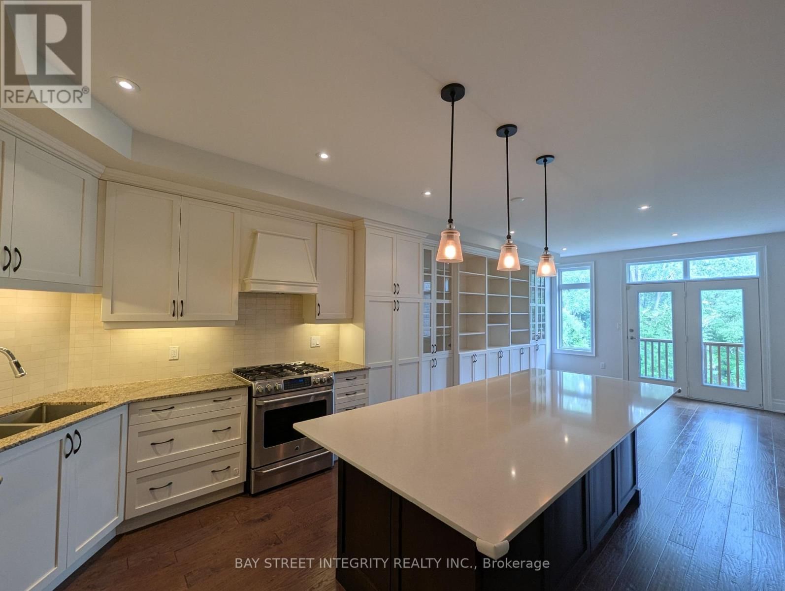 12 - 8469 ISLINGTON AVENUE Image 3
