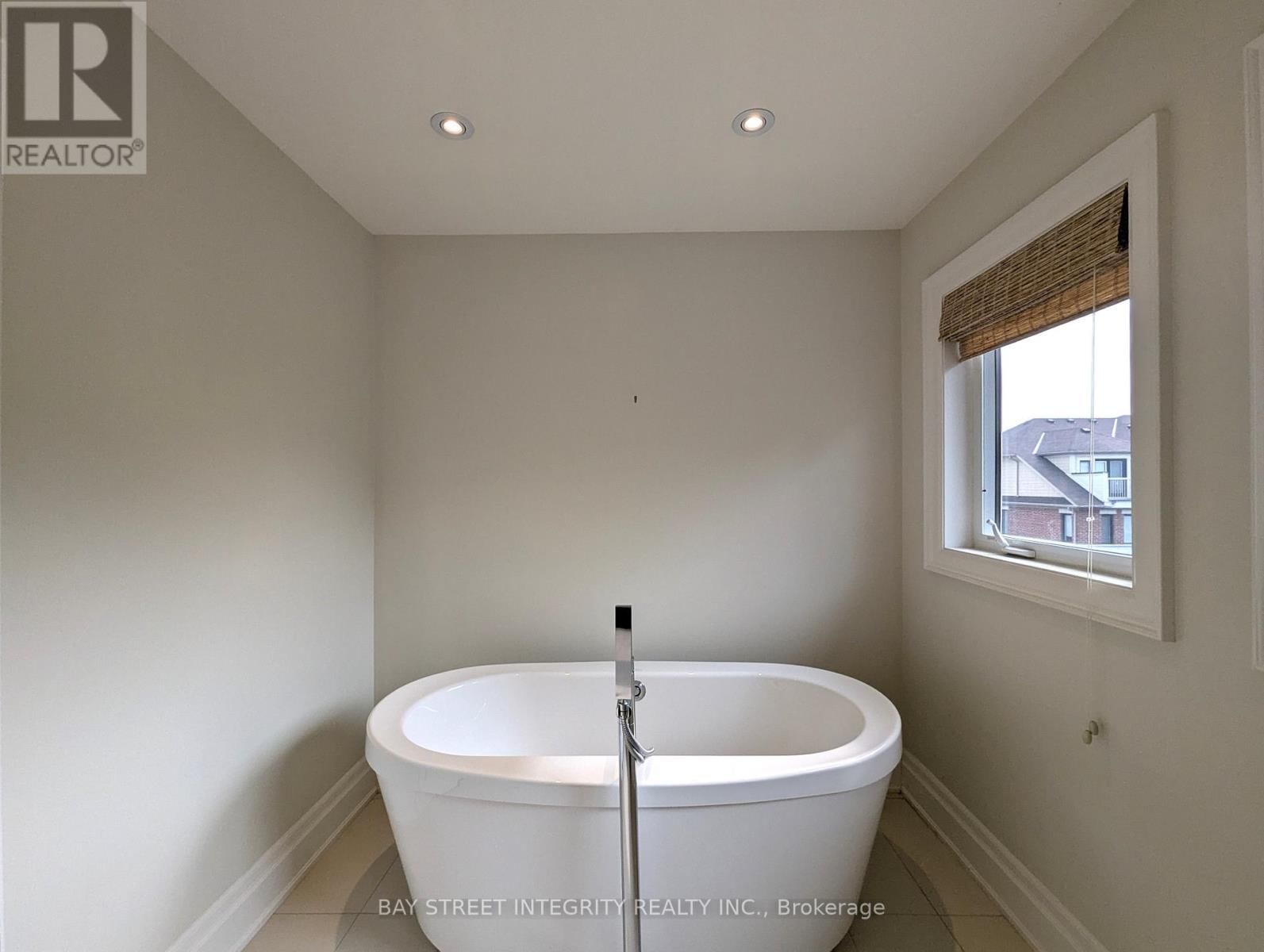 12 - 8469 ISLINGTON AVENUE Image 30