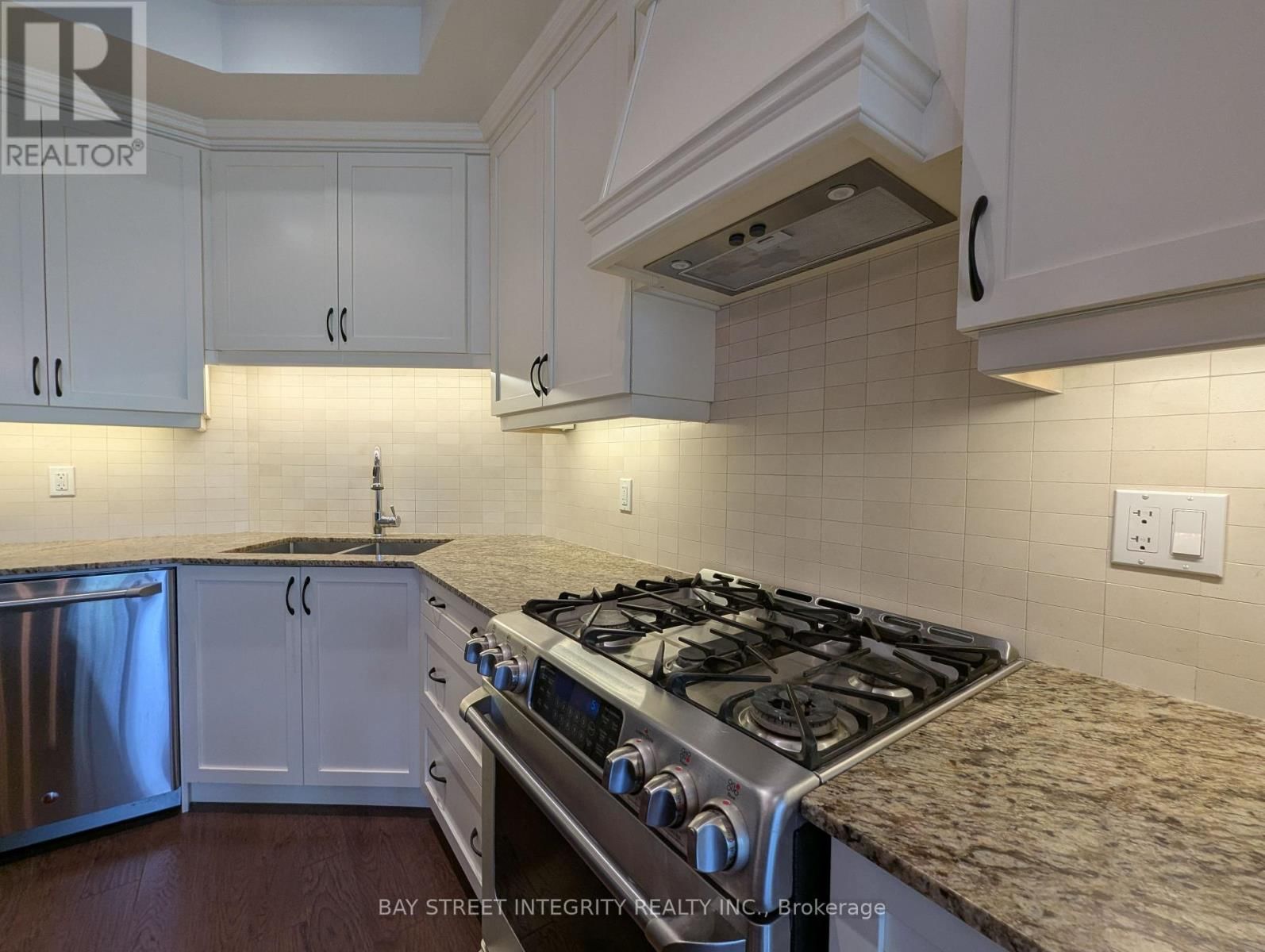12 - 8469 ISLINGTON AVENUE Image 6