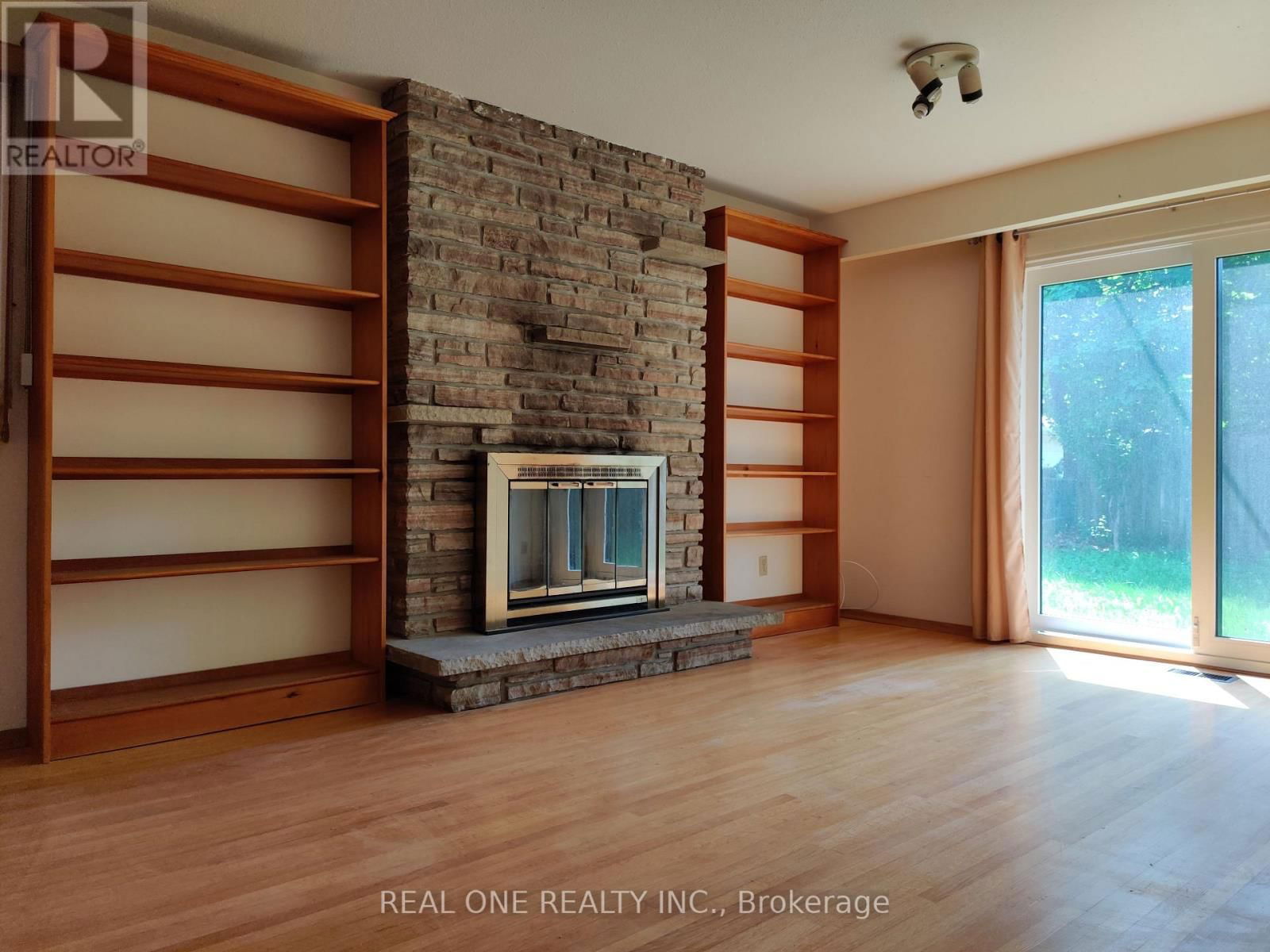 Back unit - 93 SOUTHDALE DRIVE Image 7