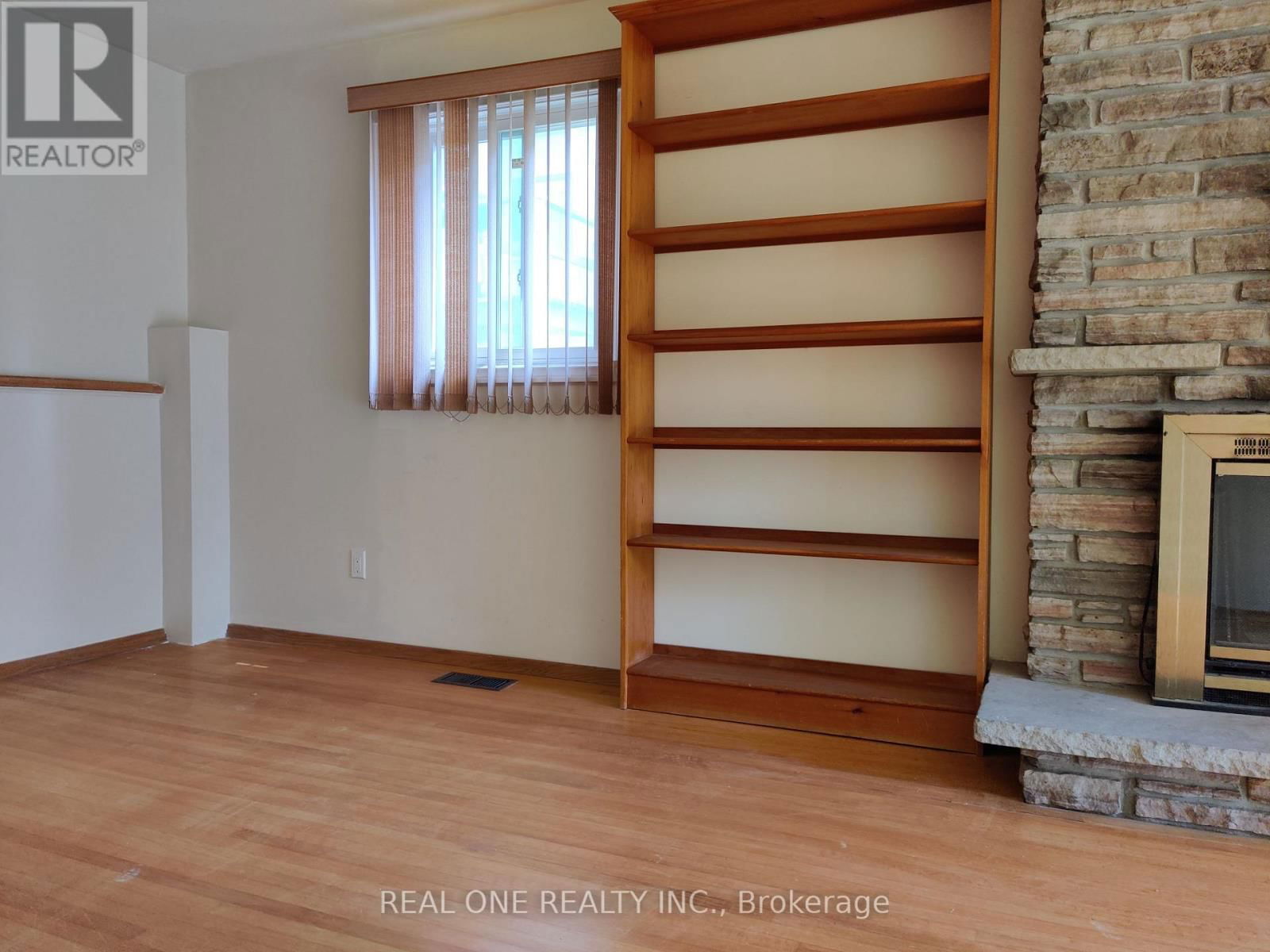 Back unit - 93 SOUTHDALE DRIVE Image 8