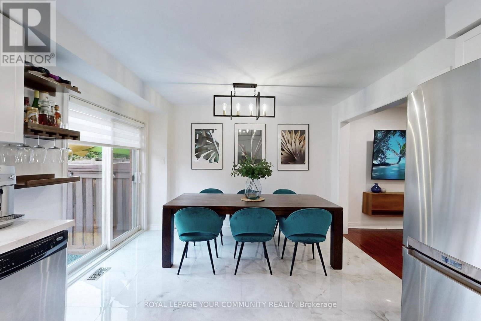 52 FOUR SEASONS CRESCENT Image 3