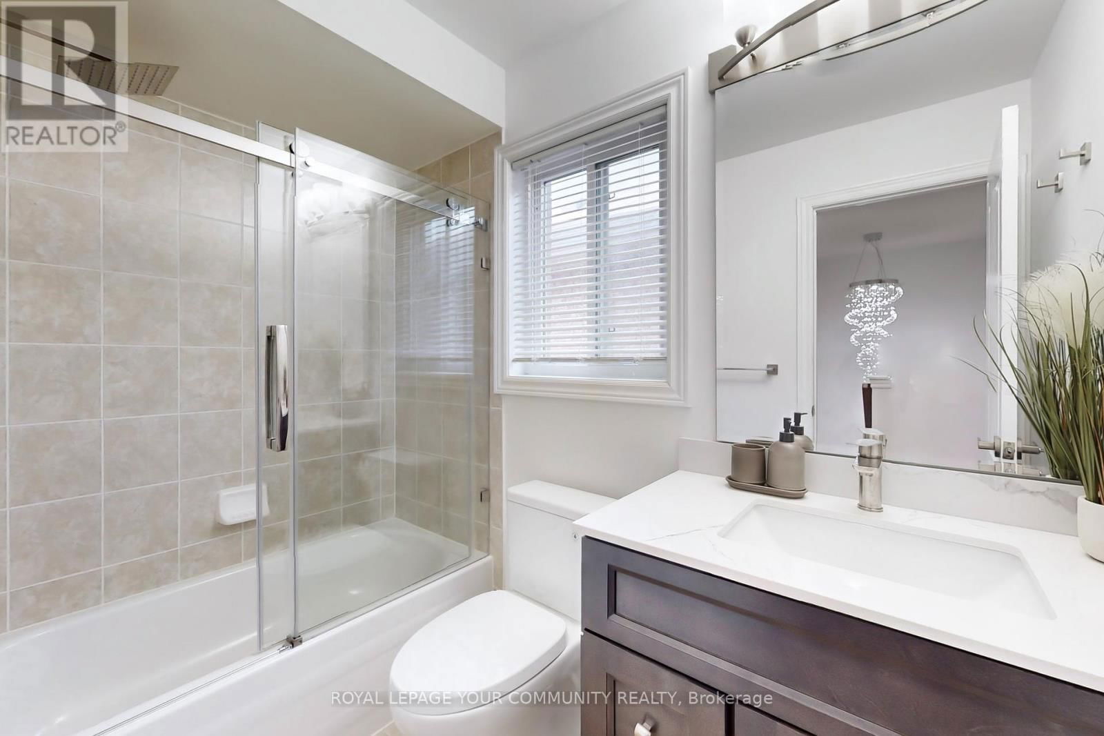 52 FOUR SEASONS CRESCENT Image 31