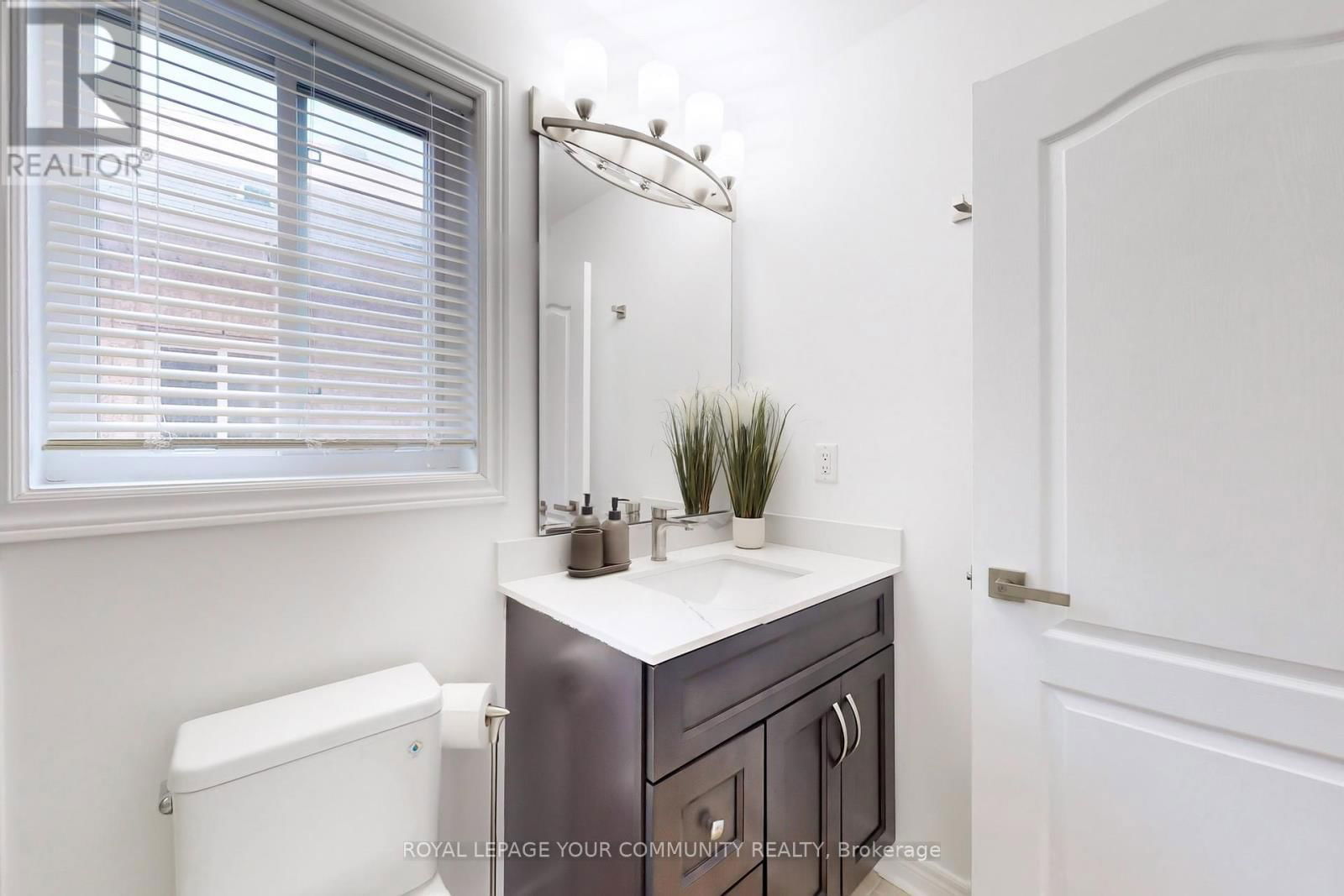 52 FOUR SEASONS CRESCENT Image 32