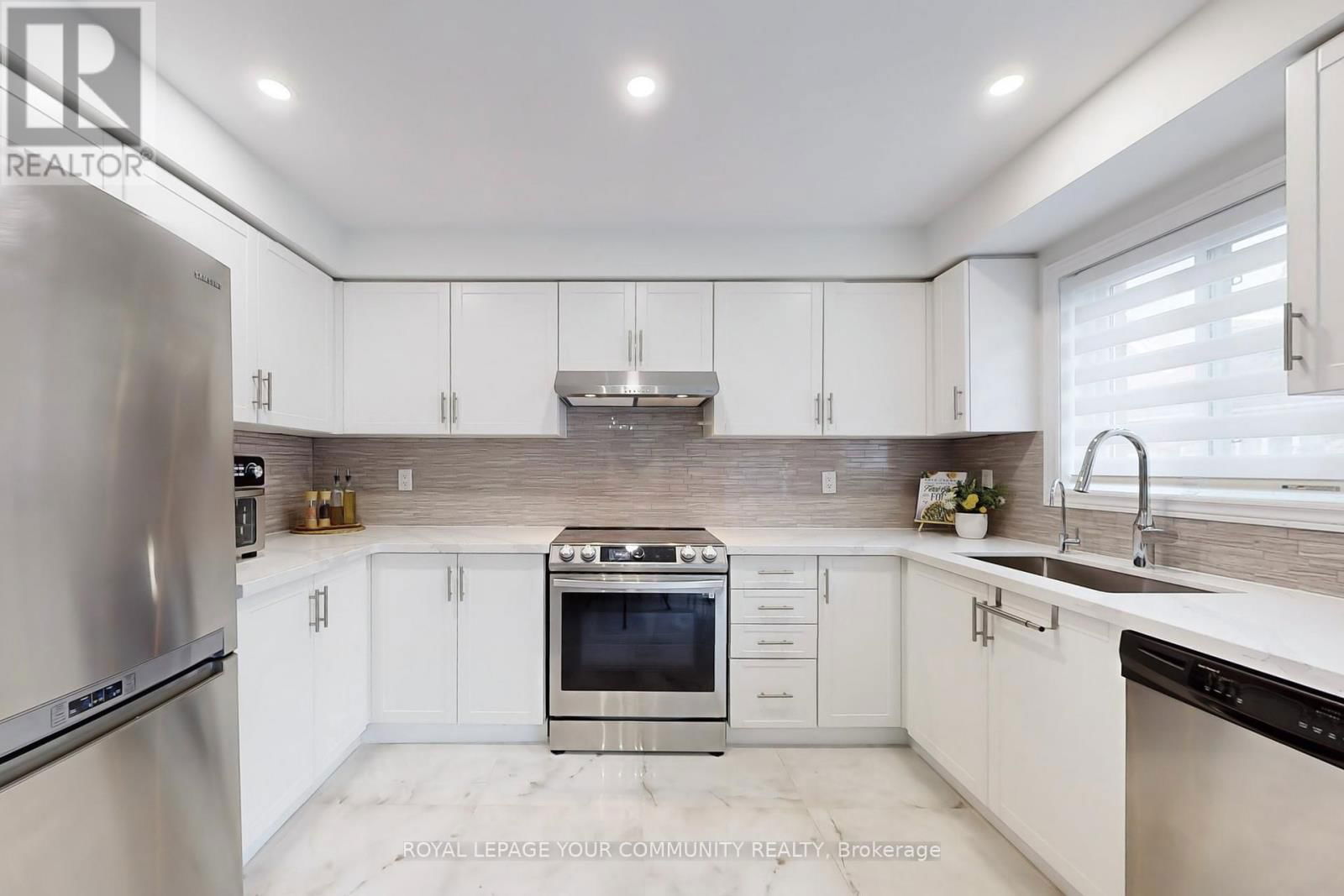 52 FOUR SEASONS CRESCENT Image 4