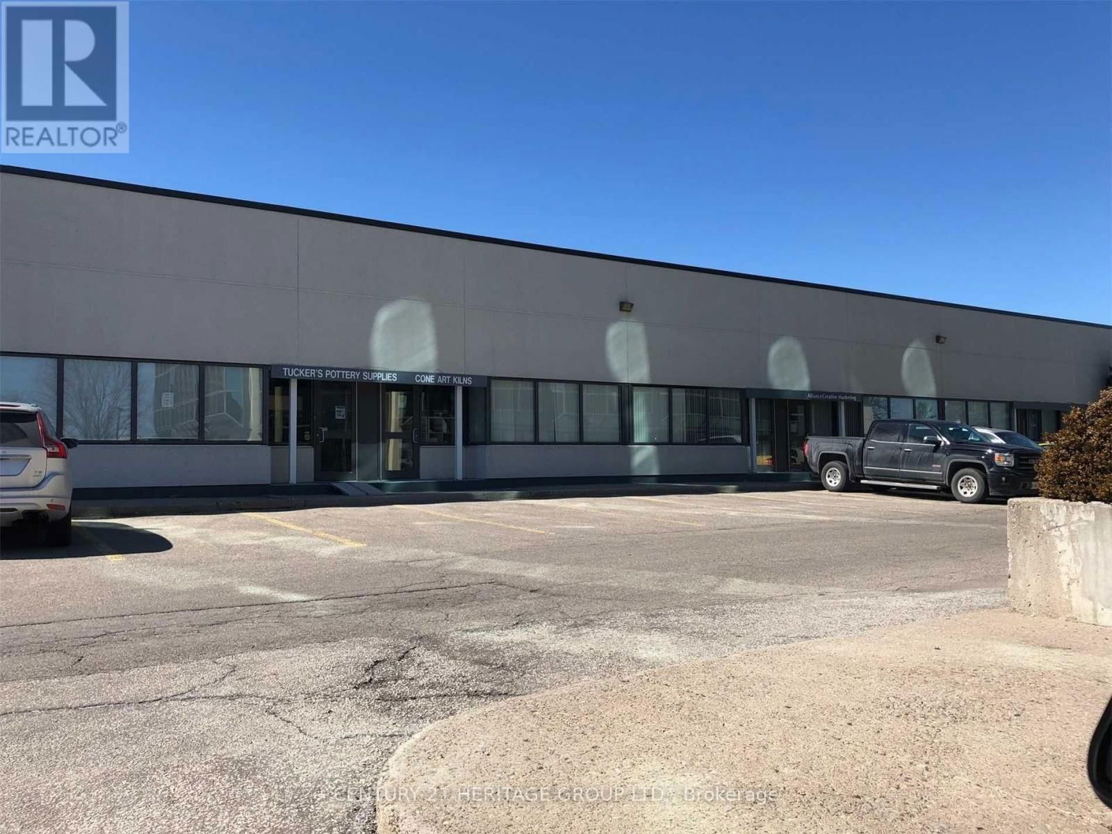2 - 15 WEST PEARCE STREET WEST Image 1