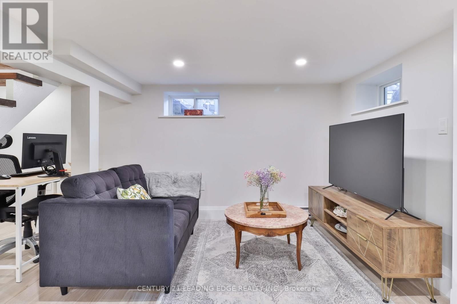 Unit D - 487 EAGLE STREET Image 2
