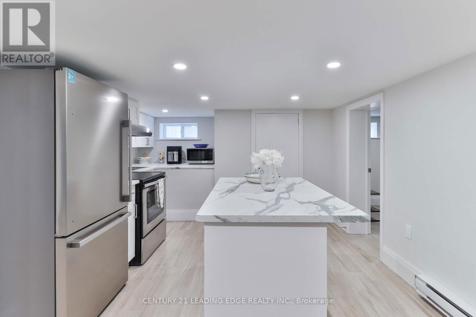 Unit D - 487 EAGLE STREET Image 7