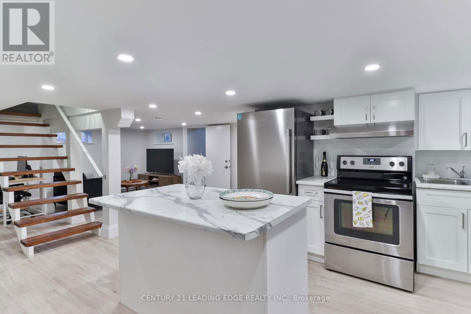 Unit D - 487 EAGLE STREET Image 8