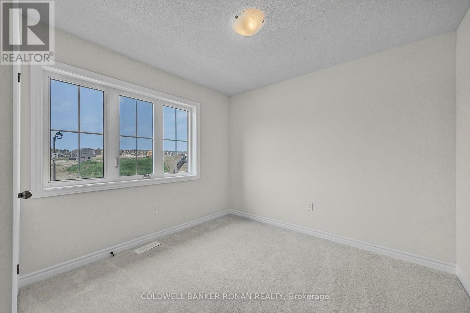 23 FENN CRESCENT Image 21