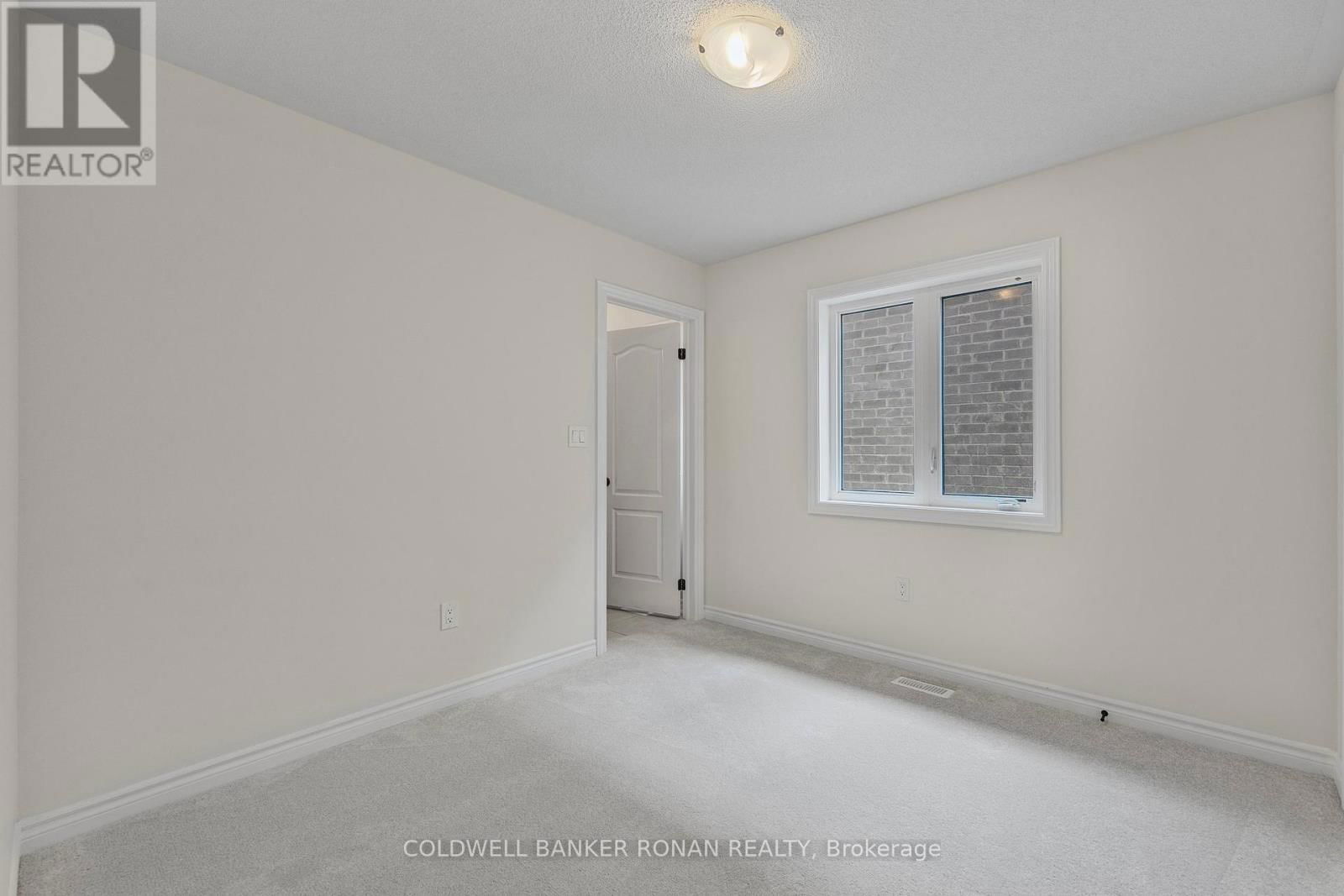 23 FENN CRESCENT Image 27