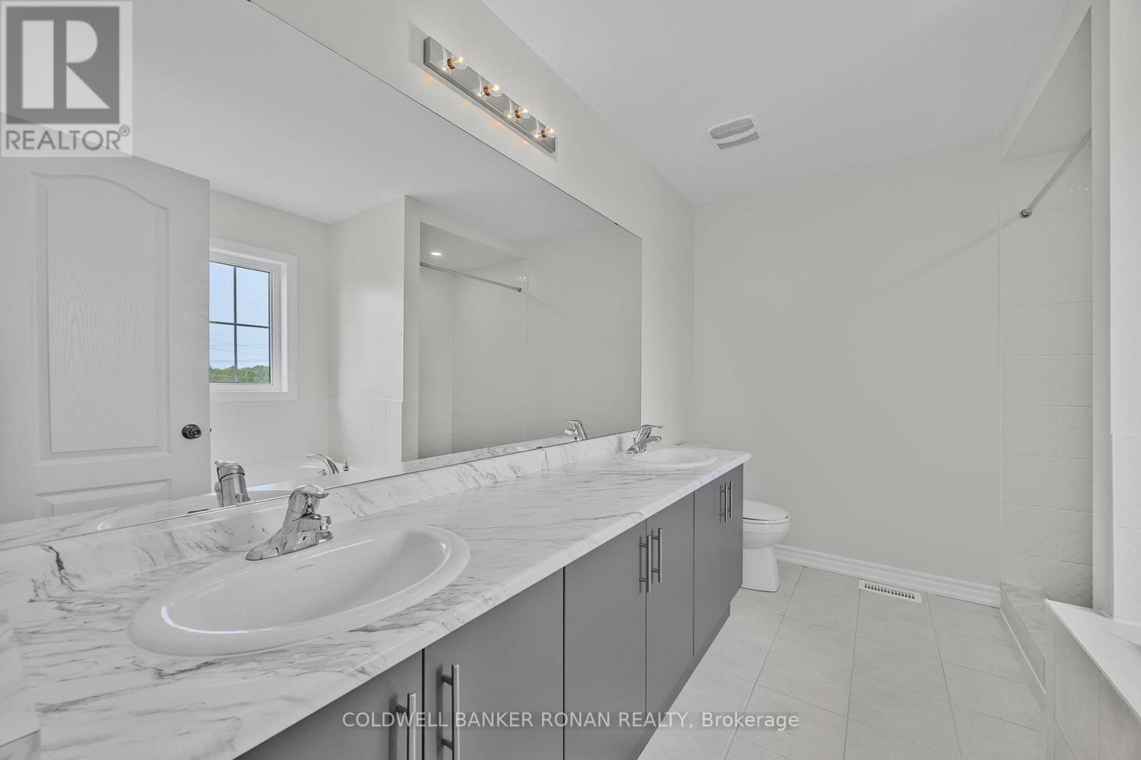 23 FENN CRESCENT Image 32