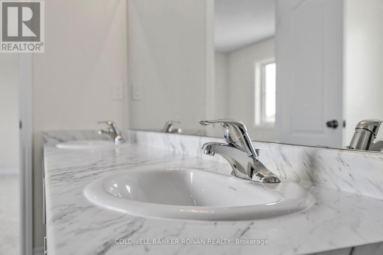 23 FENN CRESCENT Image 36