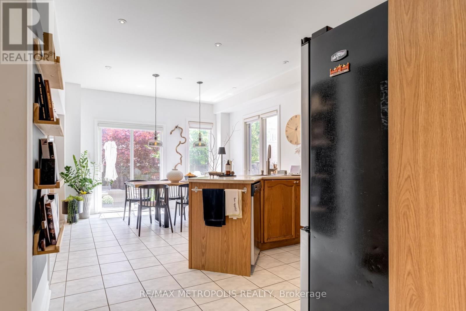 19 MIRAMAR DRIVE Image 11