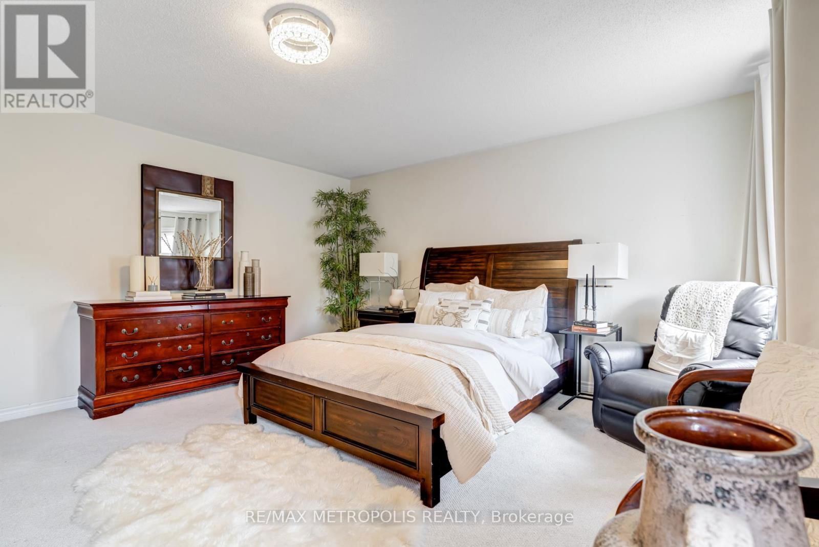 19 MIRAMAR DRIVE Image 24