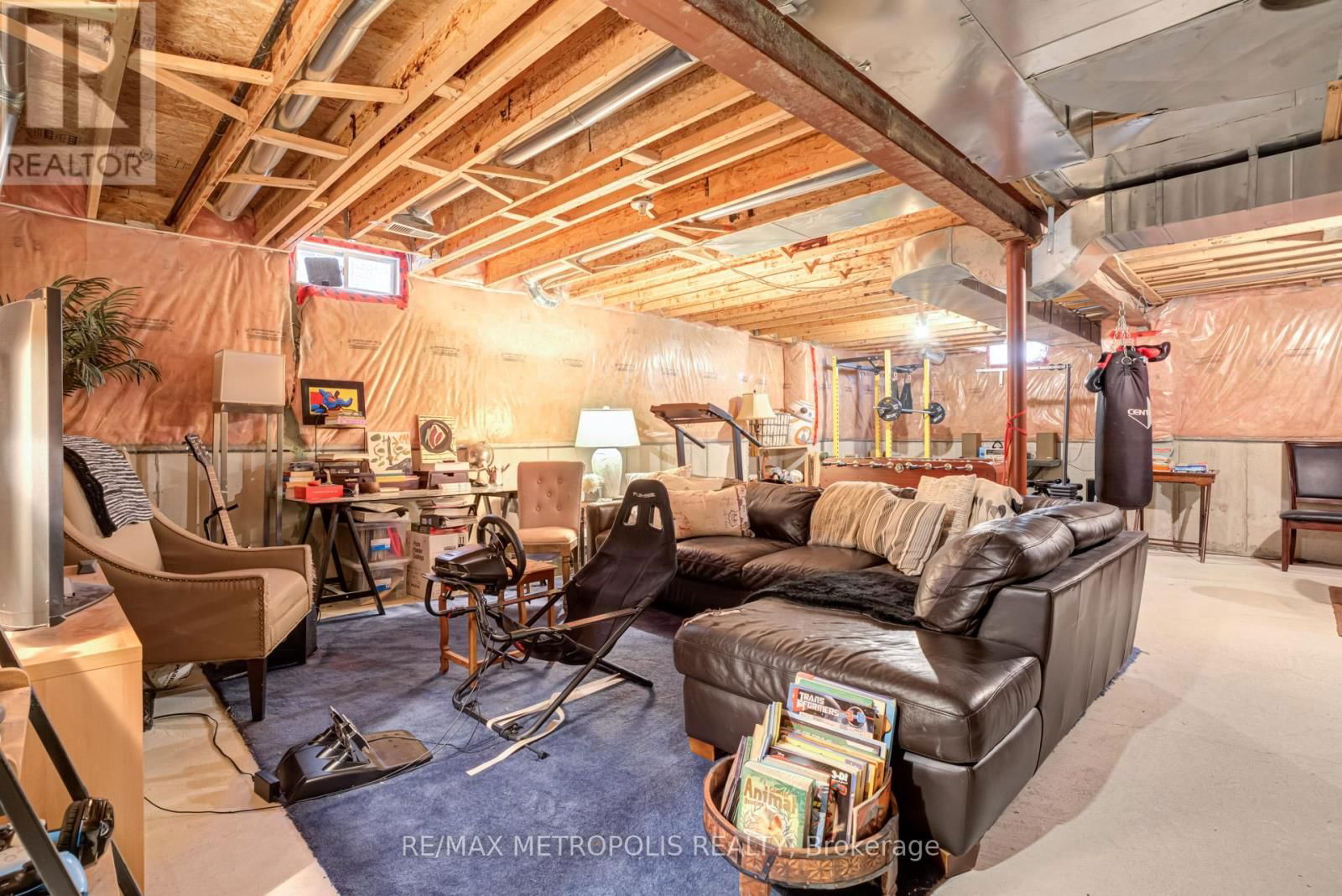 19 MIRAMAR DRIVE Image 34