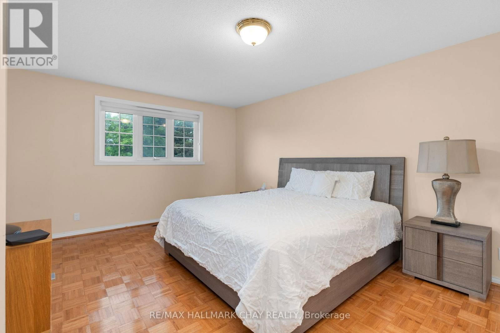 65 IMPERIAL CRESCENT Image 21