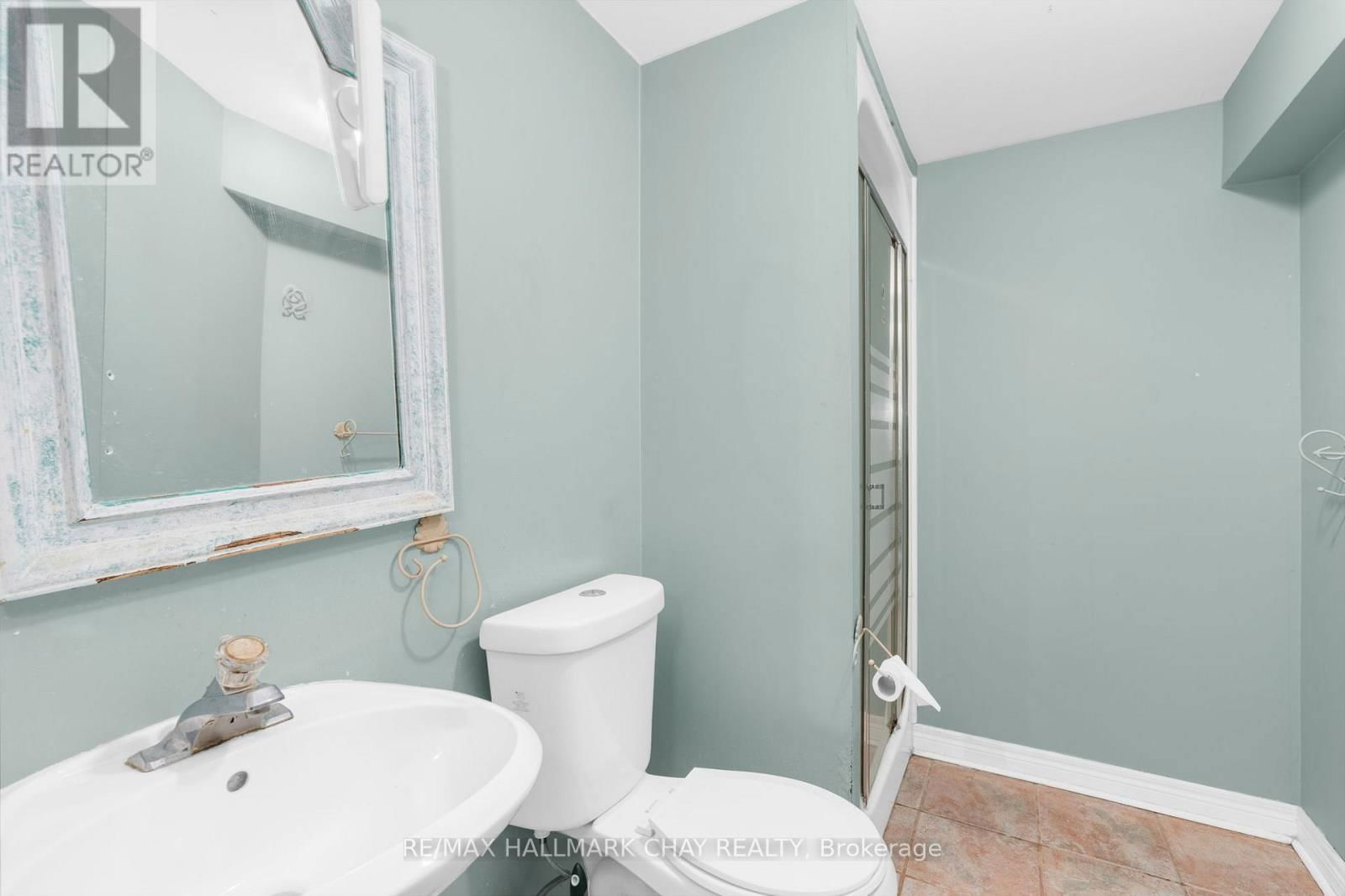 65 IMPERIAL CRESCENT Image 27