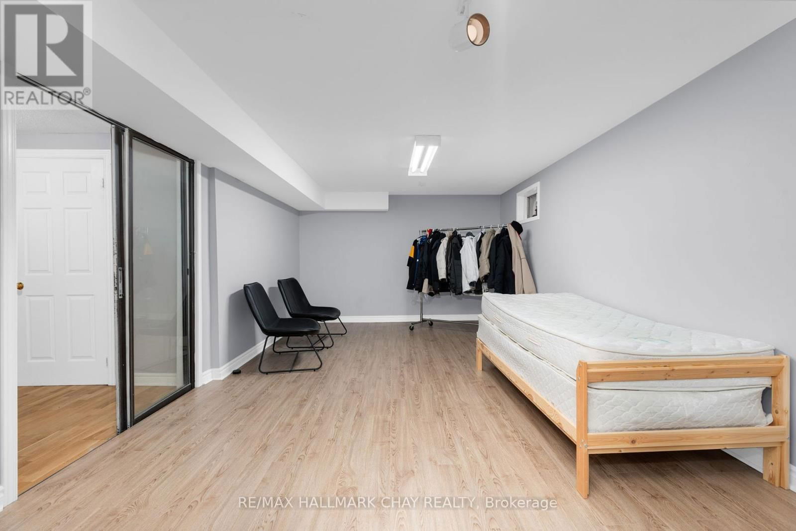 65 IMPERIAL CRESCENT Image 30