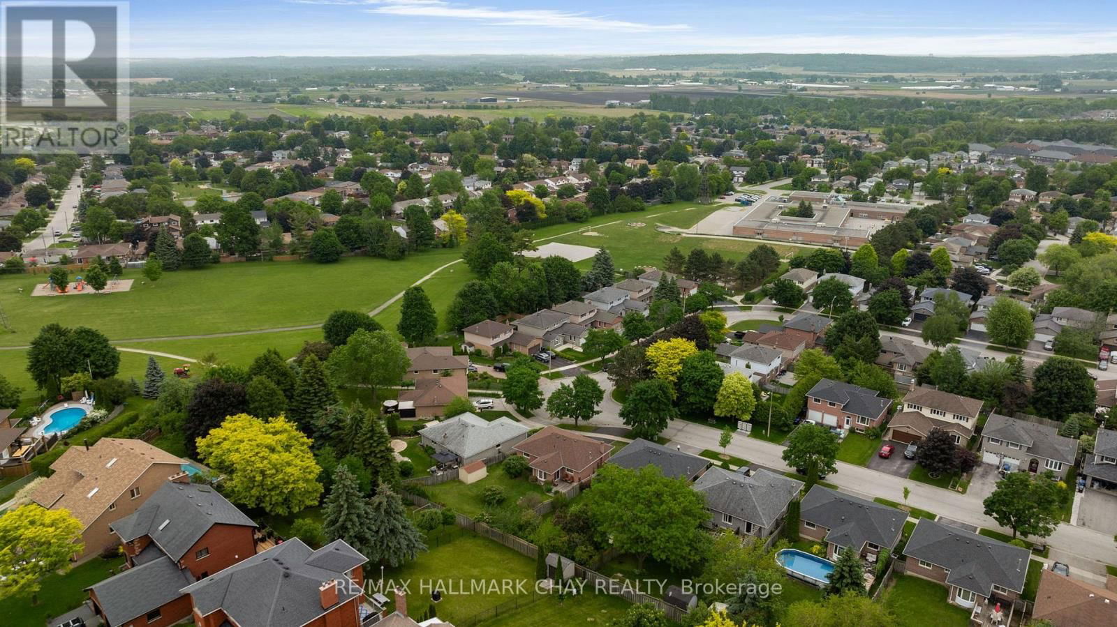 65 IMPERIAL CRESCENT Image 41