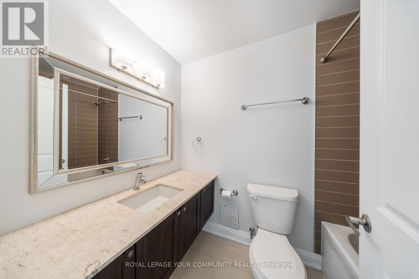 315 - 24 WOODSTREAM BOULEVARD Image 25