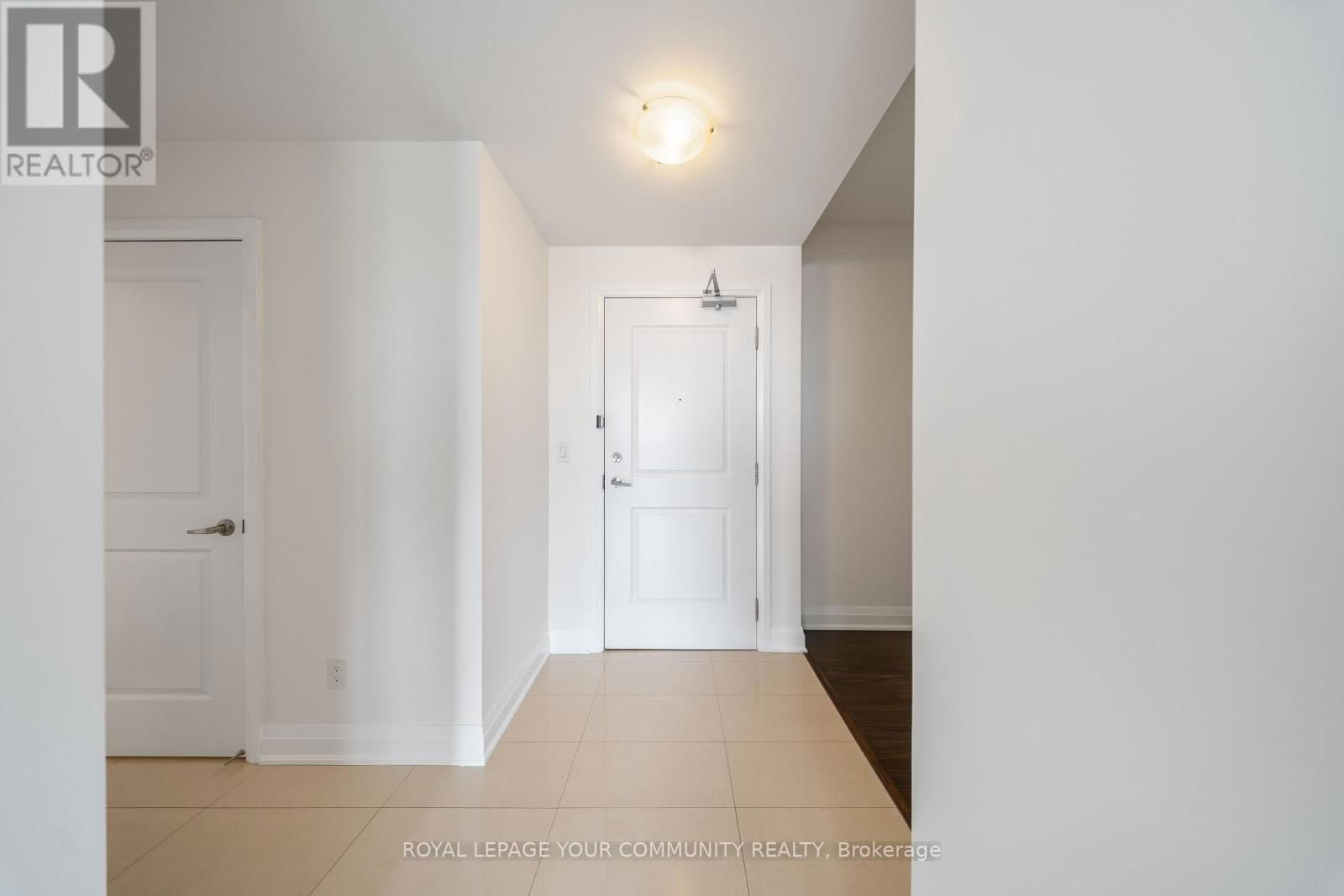 315 - 24 WOODSTREAM BOULEVARD Image 3