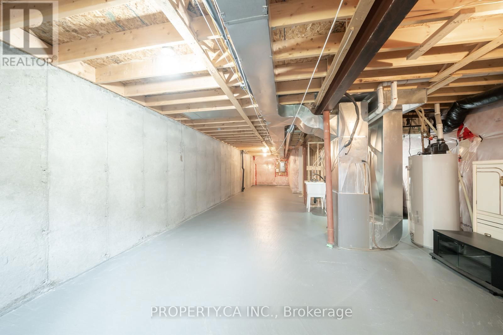 90 COLLIN COURT Image 30