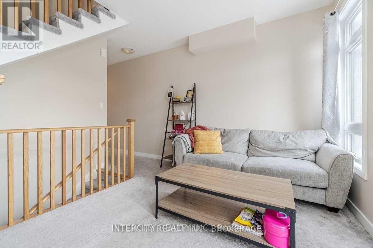 218 DALHOUSIE STREET Image 4