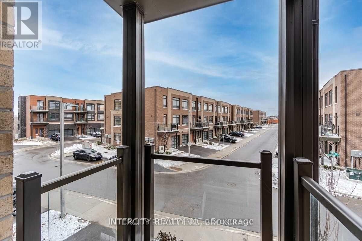 218 DALHOUSIE STREET Image 9