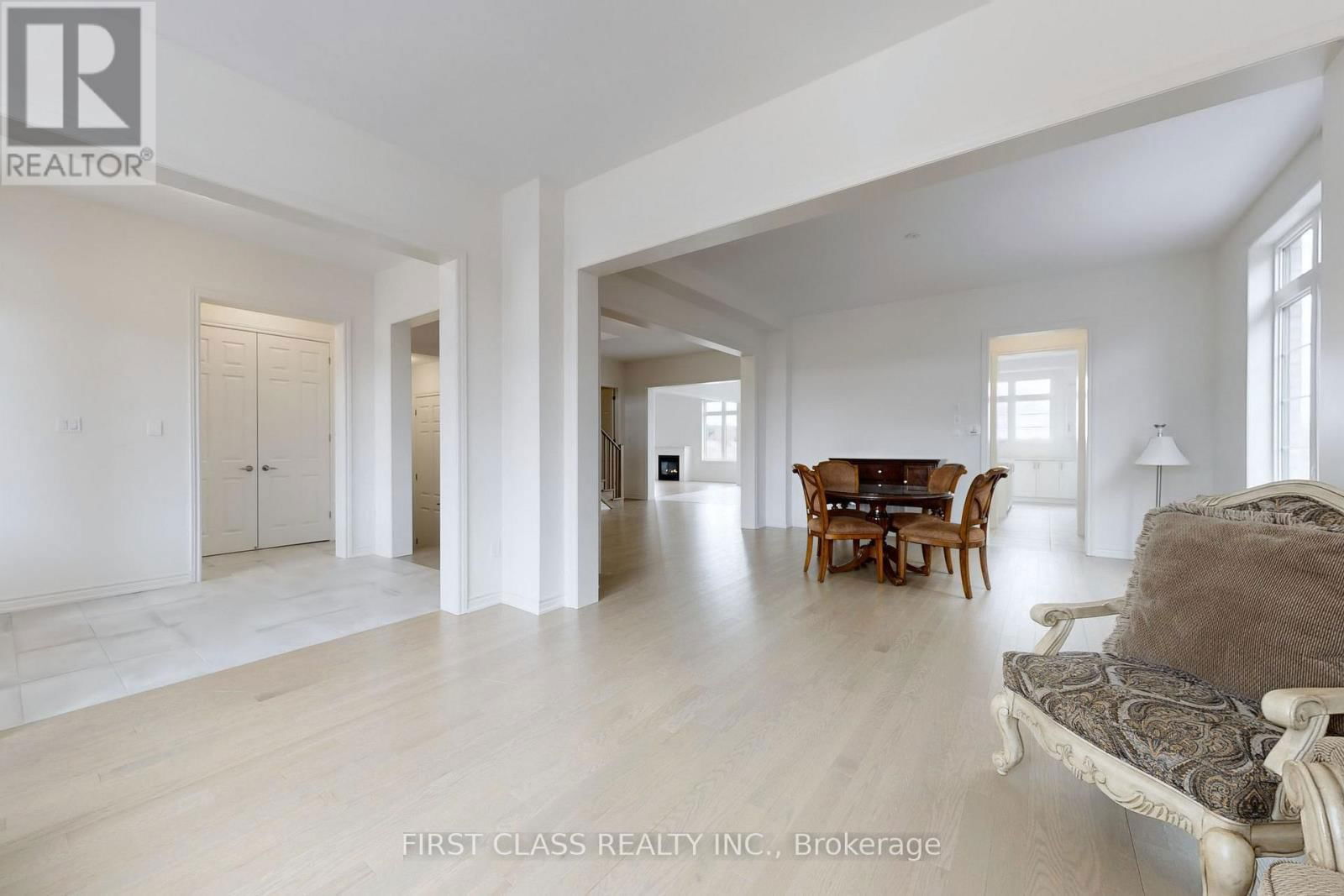 61 MARIGOLD BOULEVARD Image 4
