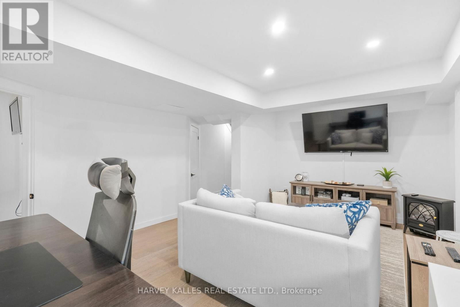 1 HIRST AVENUE Image 44