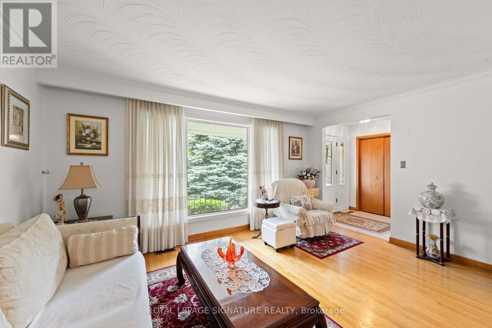 29 WOODVIEW ROAD Image 12