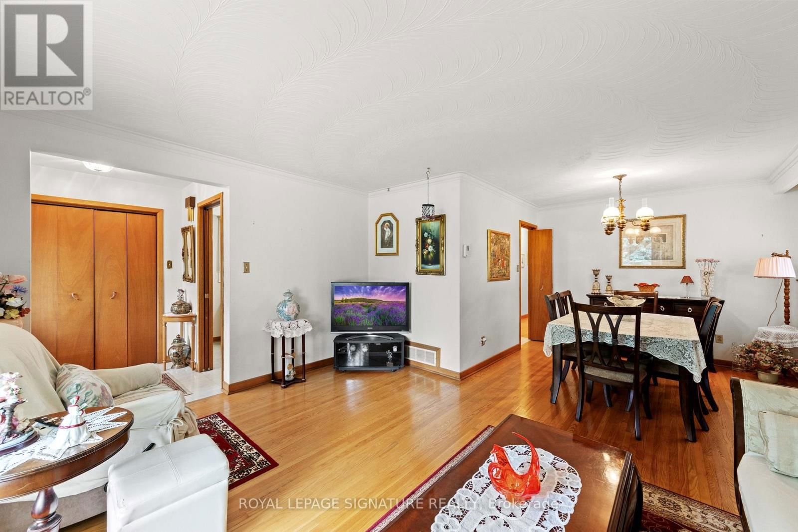 29 WOODVIEW ROAD Image 13