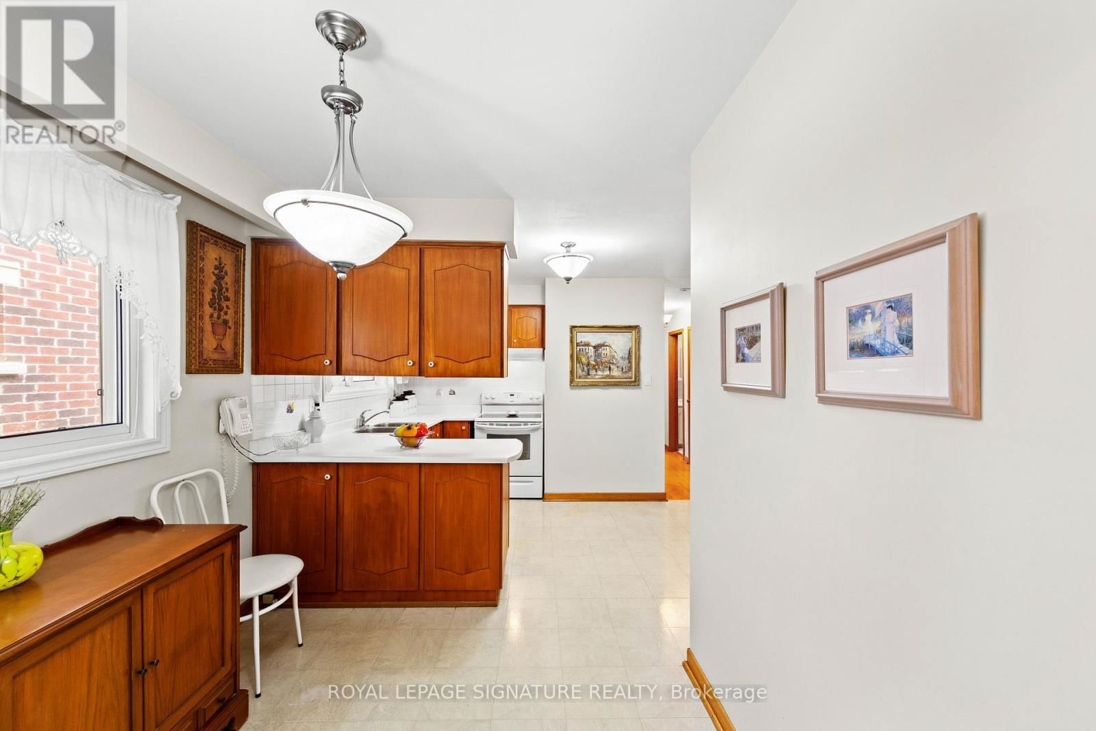 29 WOODVIEW ROAD Image 18