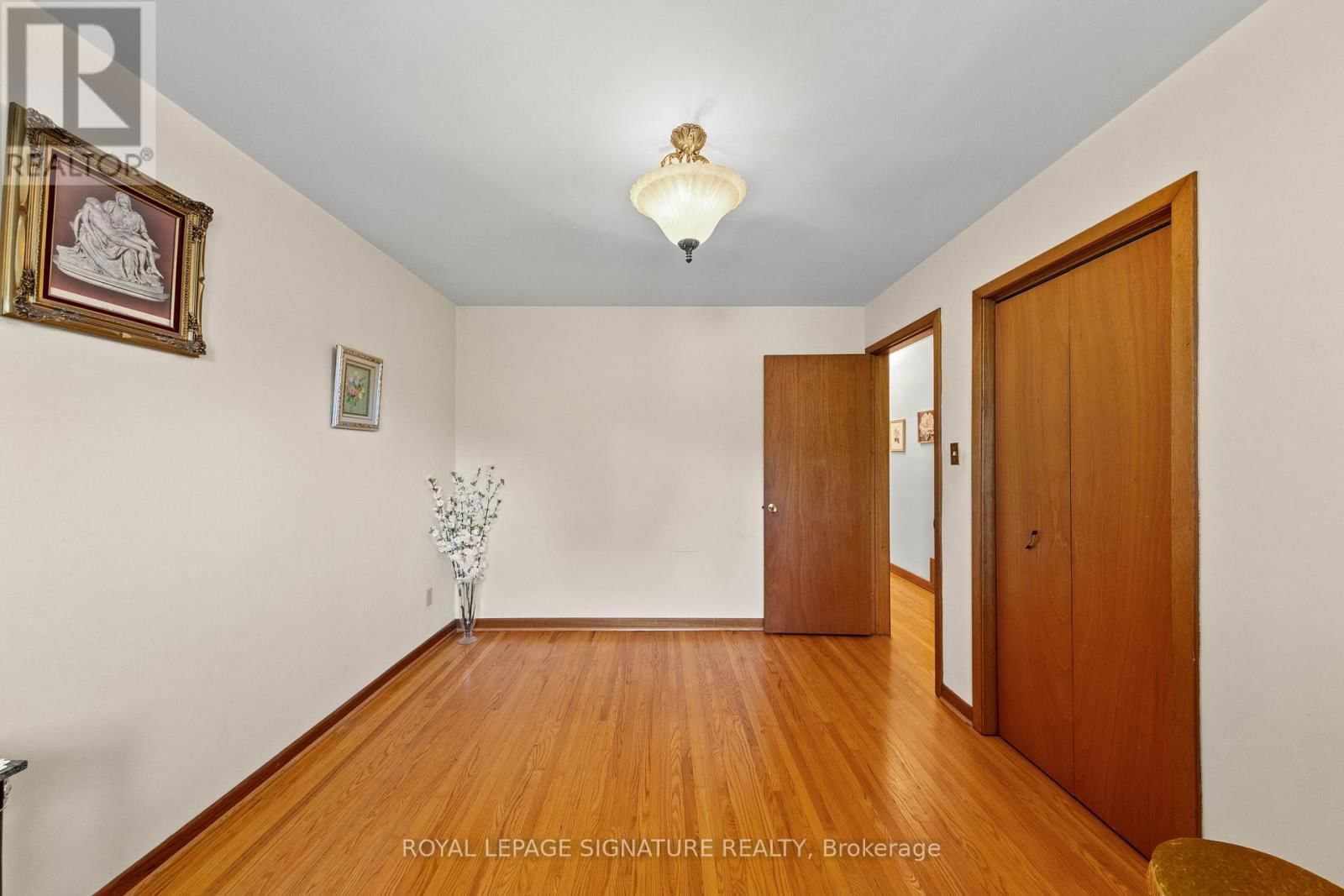 29 WOODVIEW ROAD Image 26